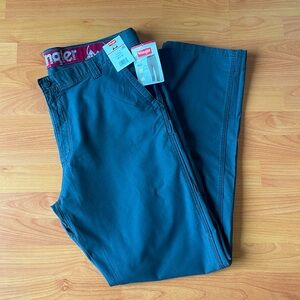Wrangler Men's Rughed Utility Pants Size 40x32 NWT